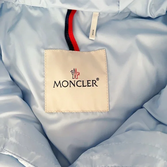 Authentic Moncler down jacket - Picture 6 of 7
